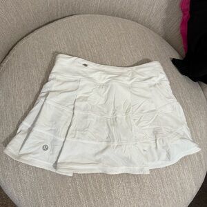 lululemon pace rival skirt size 2 in color white